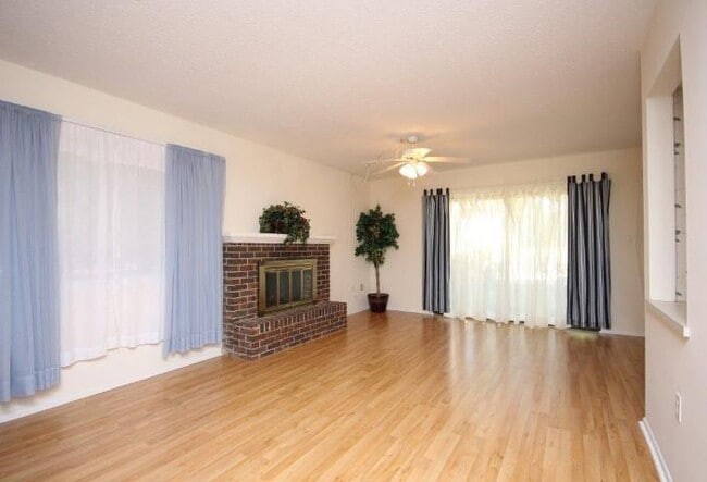Photo - 5 Hidden Cove Cir