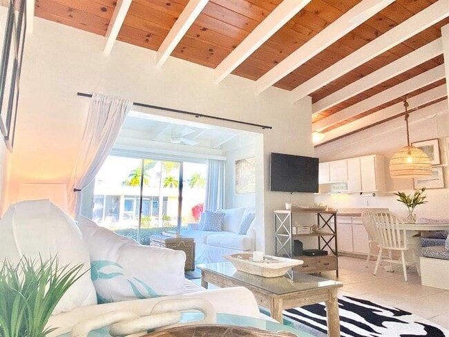 Photo - 6006 Midnight Pass Rd