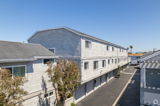 825 Center Street_Costa Mesa