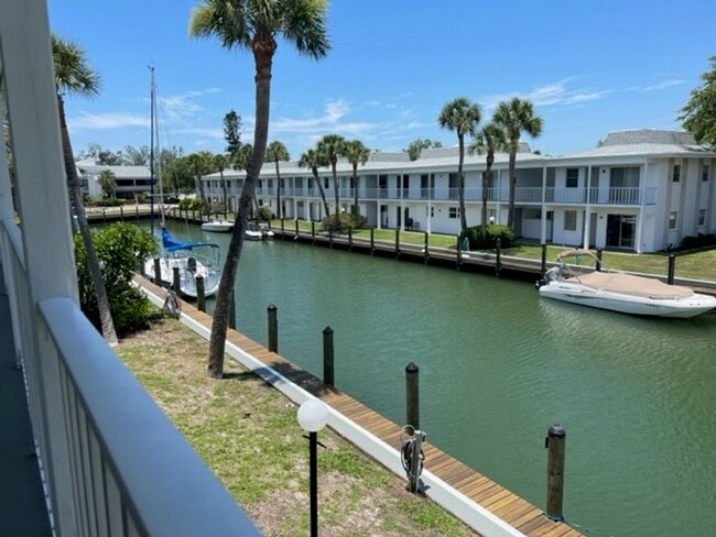 1BR/1BA Newly Renovated Canal front Condo ... - 1BR/1BA Newly Renovated Canal front Condo ... Unit 285