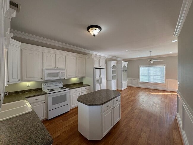 Photo - 604 Melton St