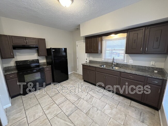 Photo - 1629 Hoefgen St