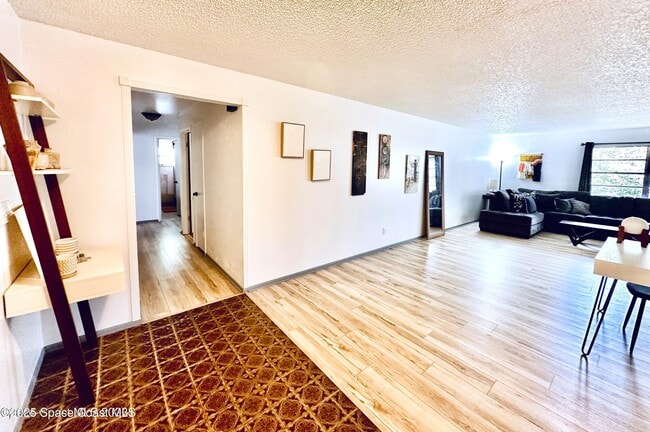 Photo - 1610 Carriage Dr