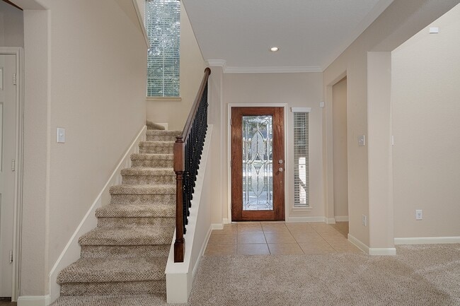 Photo - 50 E Pipers Green St