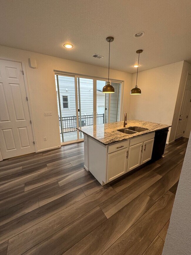 Photo - 3 Bed 3 Bath - Duplex Townhome Available i...