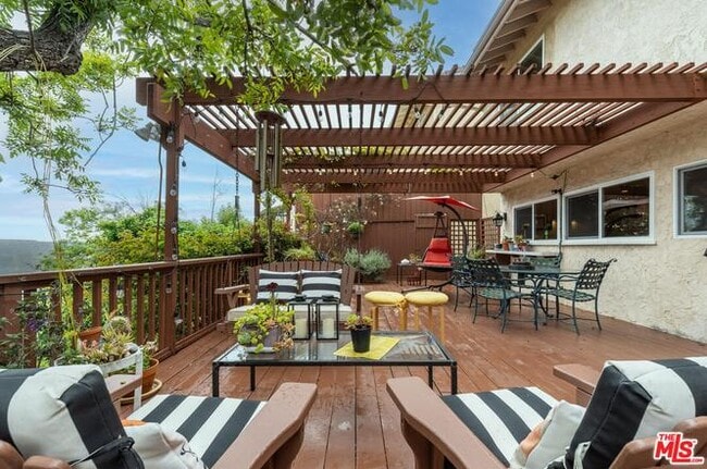 Photo - 10136 Hollow Glen Cir