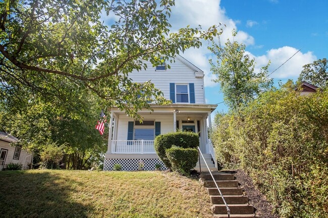 Photo - BOND HILL-  3 STORY 3 BEDRM 2 FULL BATH OPEN FLOOR PLAN w GARAGE