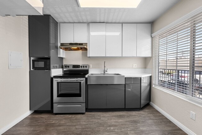 Villa Del Sur Apartment Homes