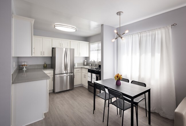 Pacifica Glendale - Pacifica Glendale Apartments