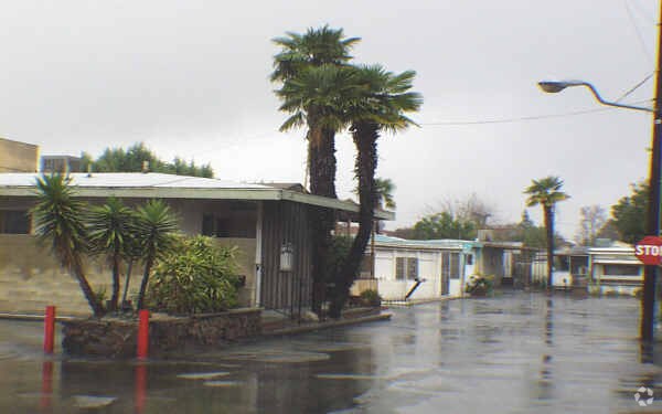 Photo - 7423-7433 Garvey Ave