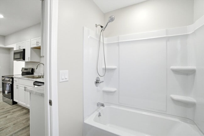 Photo - 254 Auburn St Unit 1st Floor