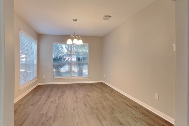 Building Photo - 32339 Summer Park Ln