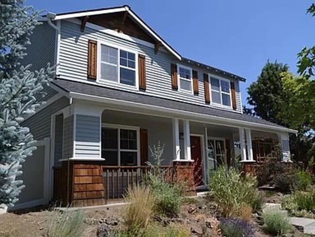 Photo - 3 Bed 2.5 Bath Home in desirable location!