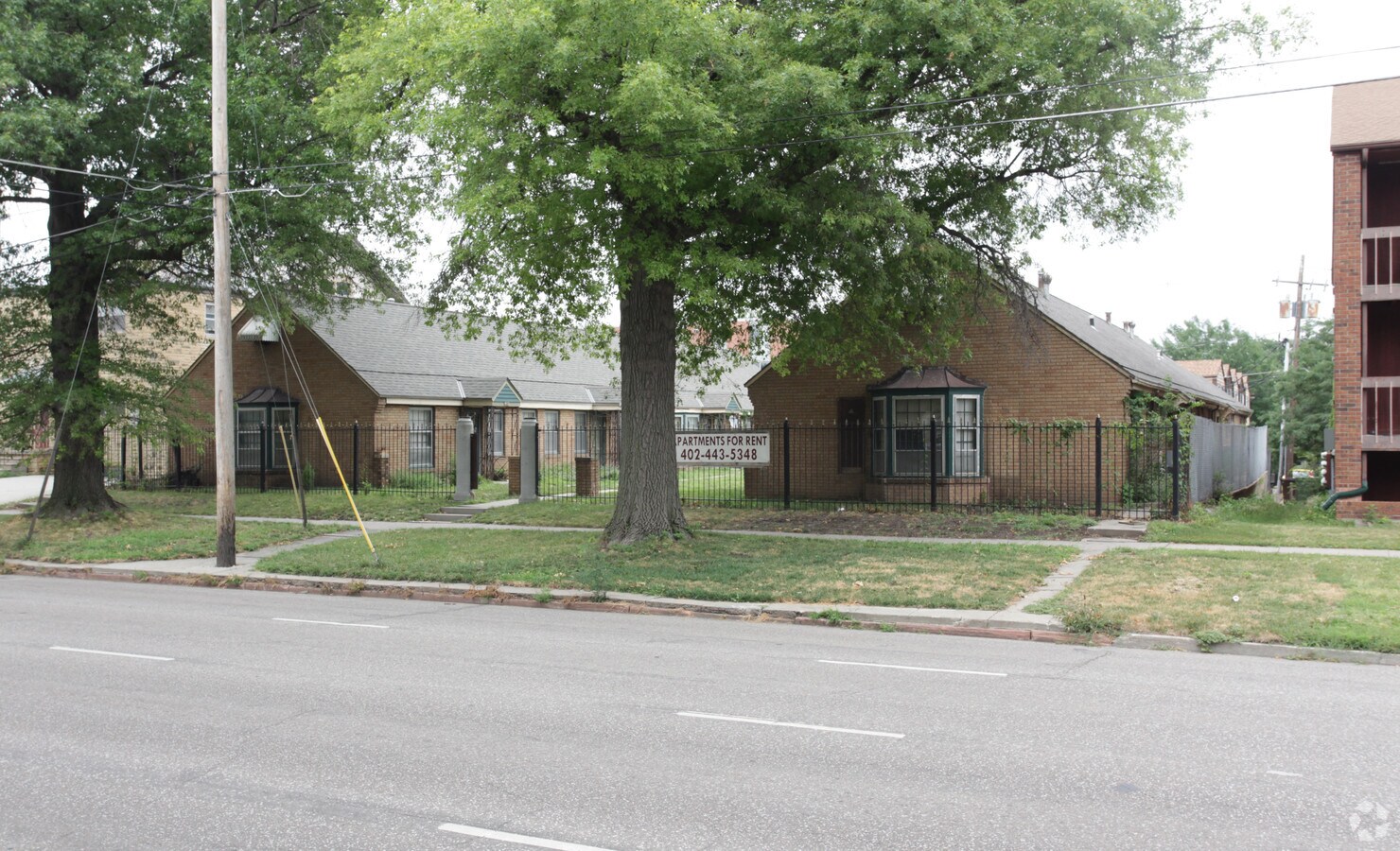 Photo - 622-628 S 17th St Apartments