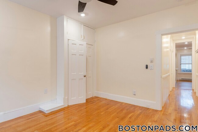 Photo - 4 Mark St Unit 1