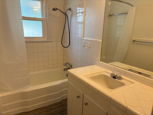 Photo - Wagle6204 Unit 6202