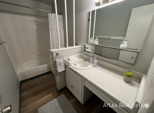 Photo - 1017 Delaware Dr Unit 3