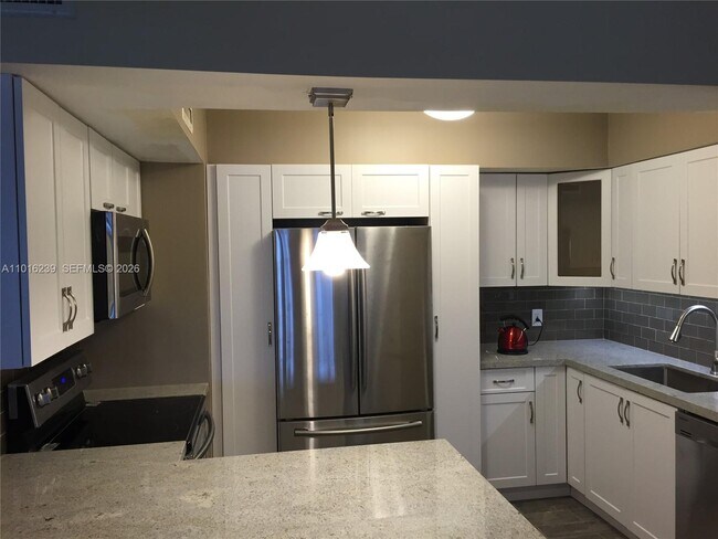 Building Photo - 3505 S Ocean Dr Unit 1115