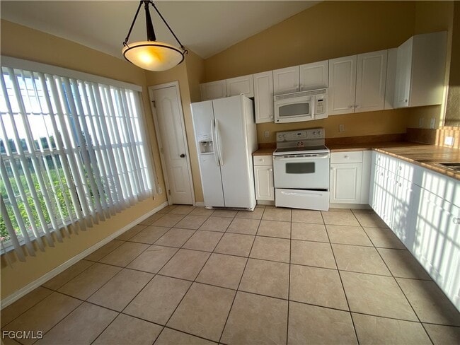 Photo - 2320 NE Juanita Pl