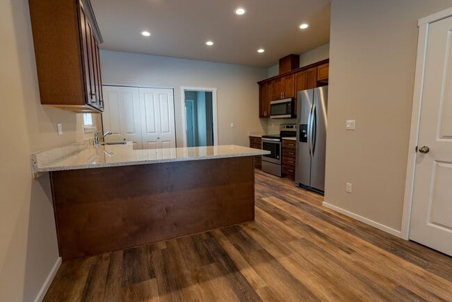 Photo - Beautiful 4 bedroom Duplex