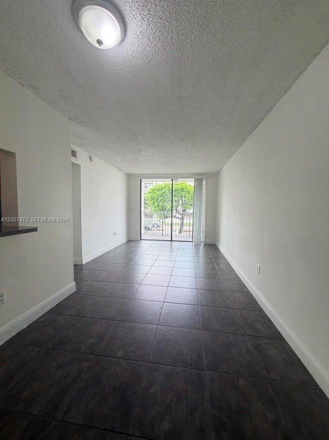 Photo - 8185 NW 7th St Unidad 218