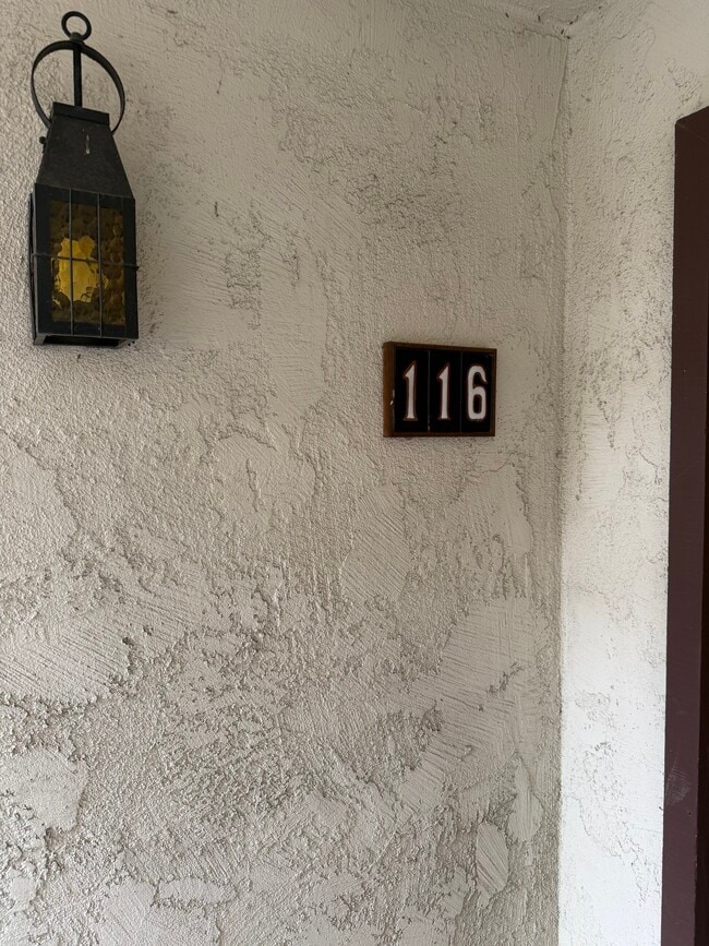 Photo - 5650 Sumner Way Unidad 116