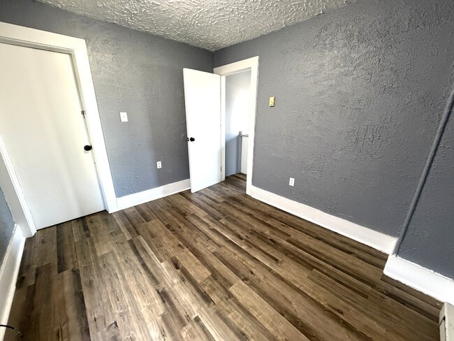 Photo - 520 W 17th St Unidad 3