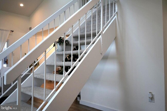 Photo - 129 Willow Pl Townhome
