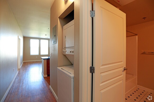 2HAB, 1BA - 834 ft²