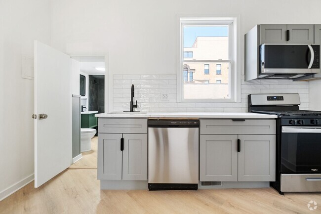 Building Photo - 811 West St Unit Apt 1