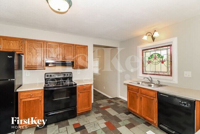 Photo - 458 Oakland Dr NW