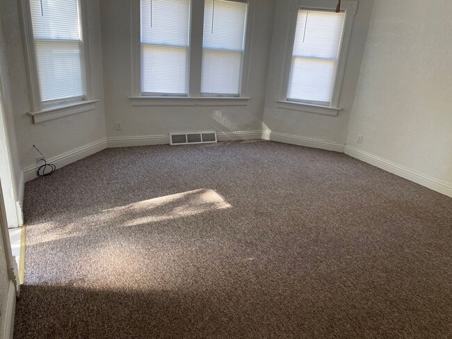 Building Photo - 1 Bedroom apartment