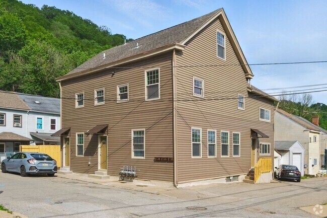 Building Photo - 1 Higgins St Unit 1 Rental