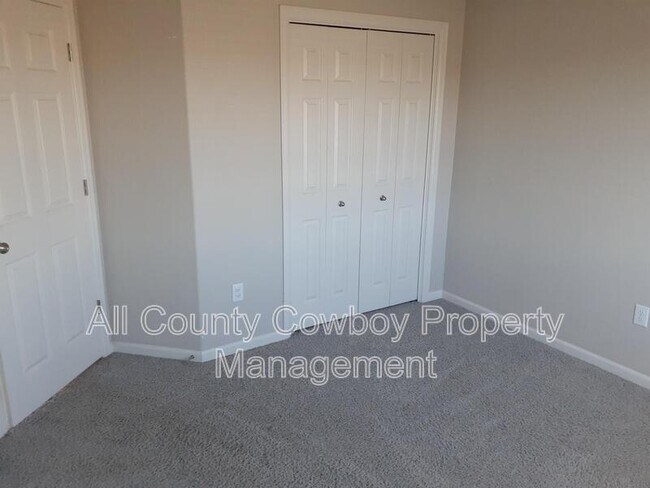 Photo - 1912 River Creek Ct