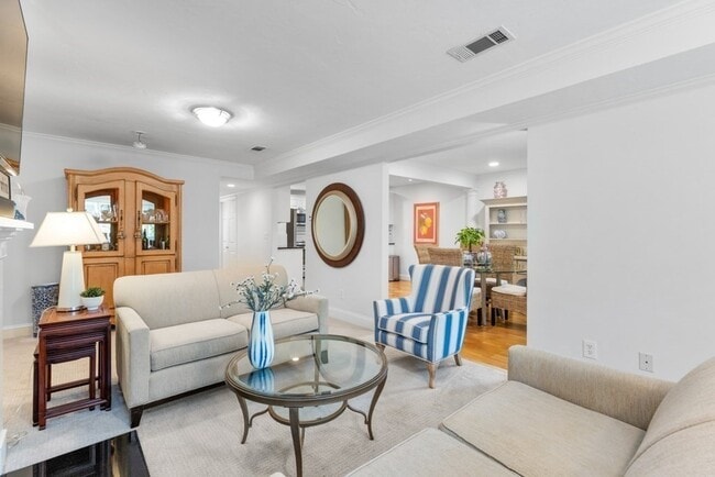 Photo - 84 Walpole St