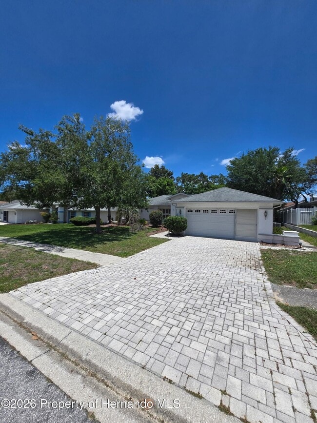 Building Photo - 10387 Ventura Dr