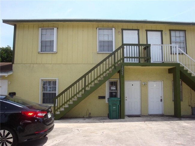 Building Photo - 1633 W 28th St