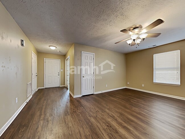 Photo - 2521 Monarchy Ln