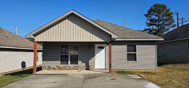 Building Photo - 4 Santiago Dr