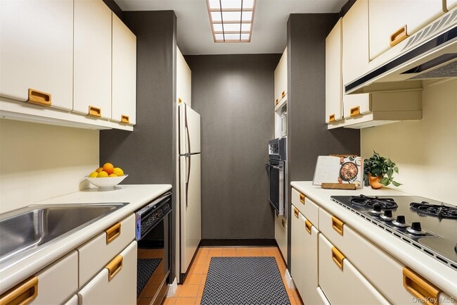 Photo - 15 W 53rd St Unit 34C