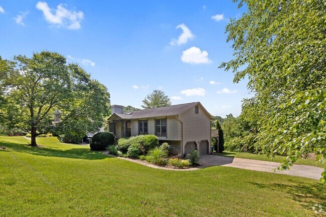 Building Photo - Remodeled Home in The Village at Avery's C...