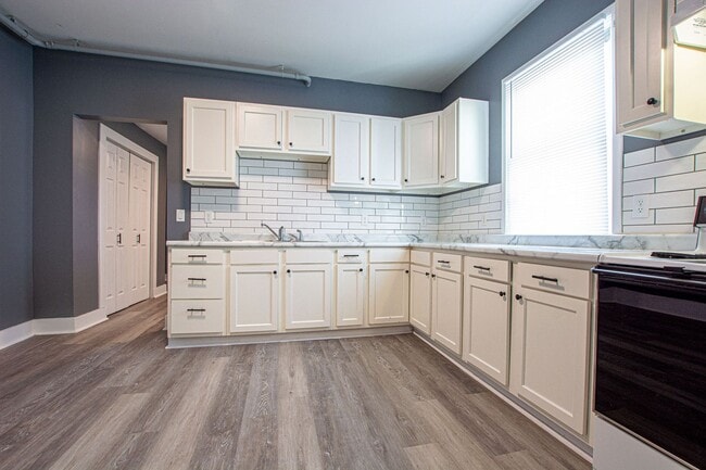 Photo - 2523 Ames Ave Unit #4421