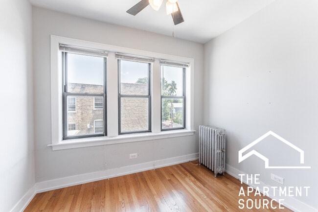 Photo - 4549 N Leavitt St Unit 3