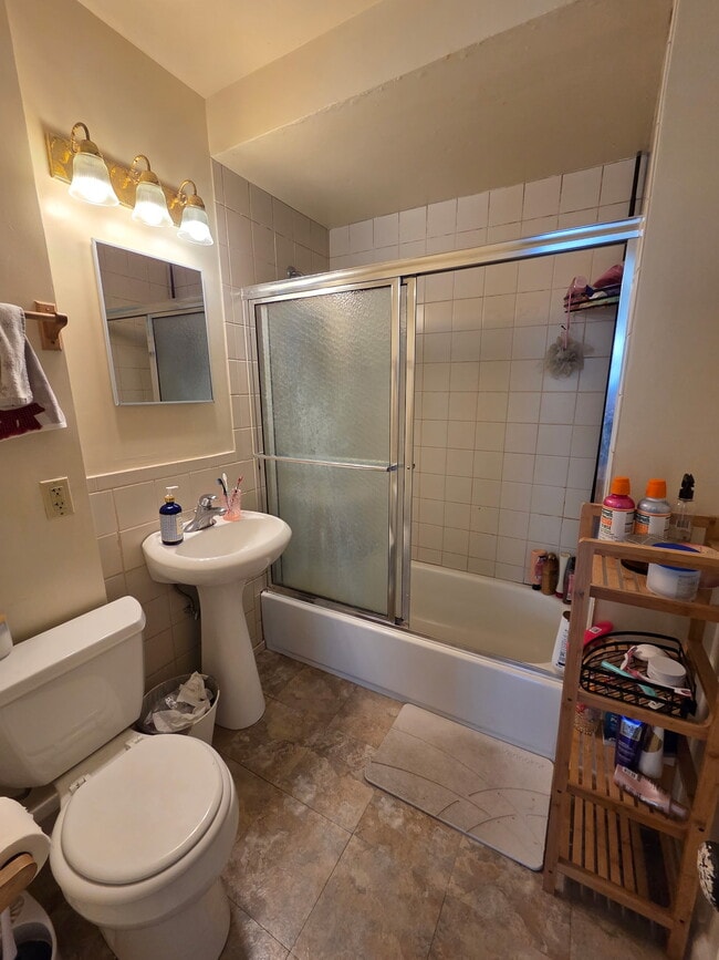 Photo - 2945 N Frederick Ave Unit Upper flat