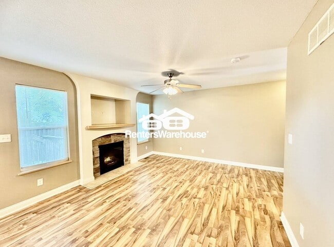 Photo - 2004 63rd St