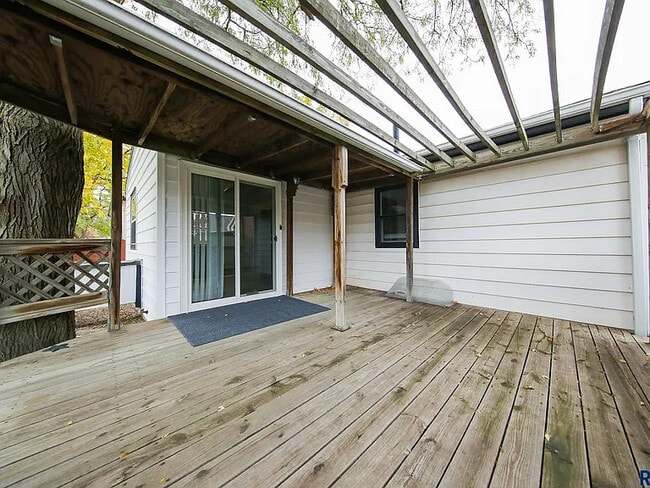 Photo - 705 N Highland Ave