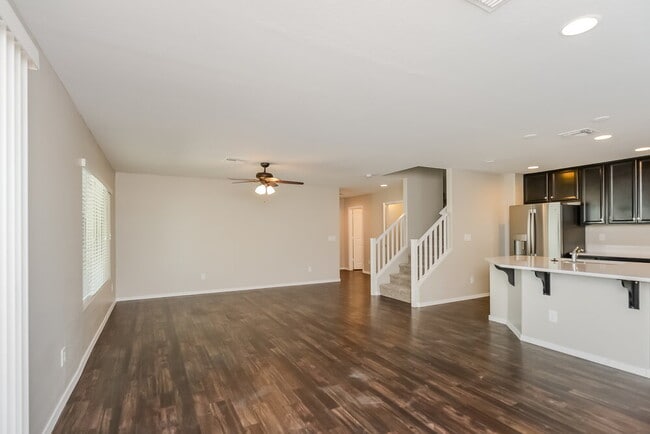 Photo - 825 S Swallow Ln