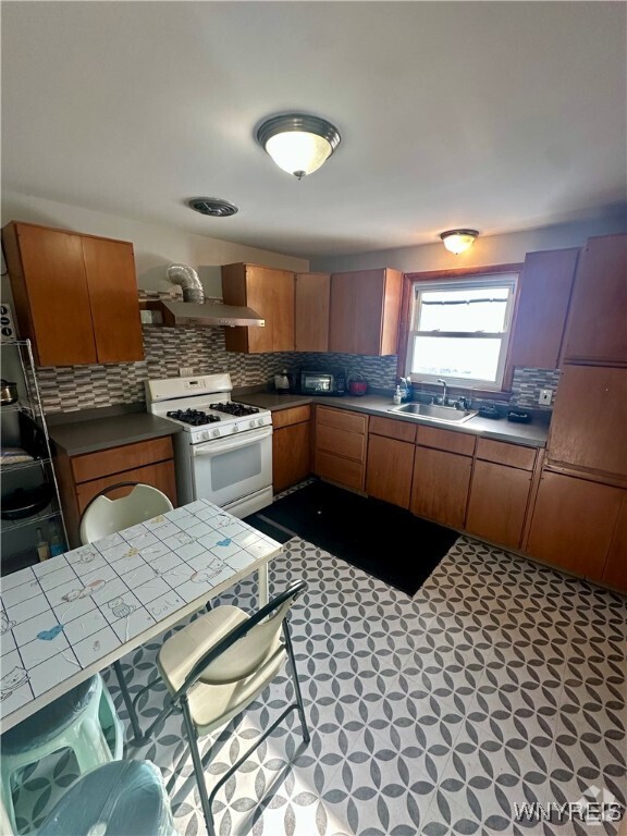 Building Photo - 133 Hilton Blvd Rental