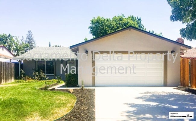 Building Photo - Charming 3 Bedroom 2 Bath Home in Rosemont
