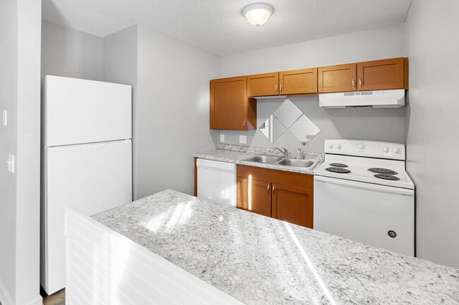 Photo - 711 ManApart Unit 9